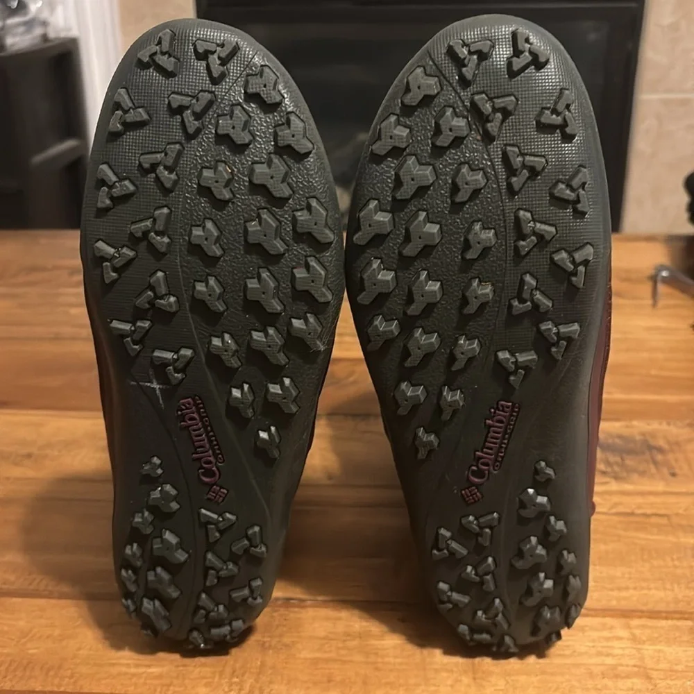 Columbia Minx™️ Slip Boot in Epic Plum size 9, some small scuffs…